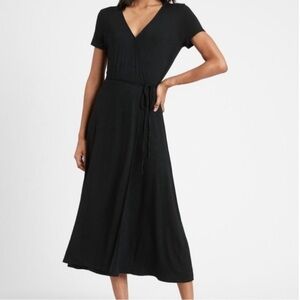 NEW Banana Republic Short Sleeve Wrap Midi Dress in Black Sz M Jersey Knit